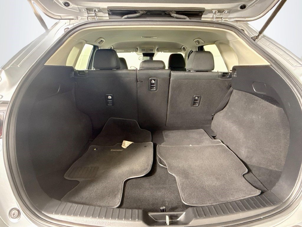 Used 2019 Sonic Silver Metallic Mazda Sport image 31