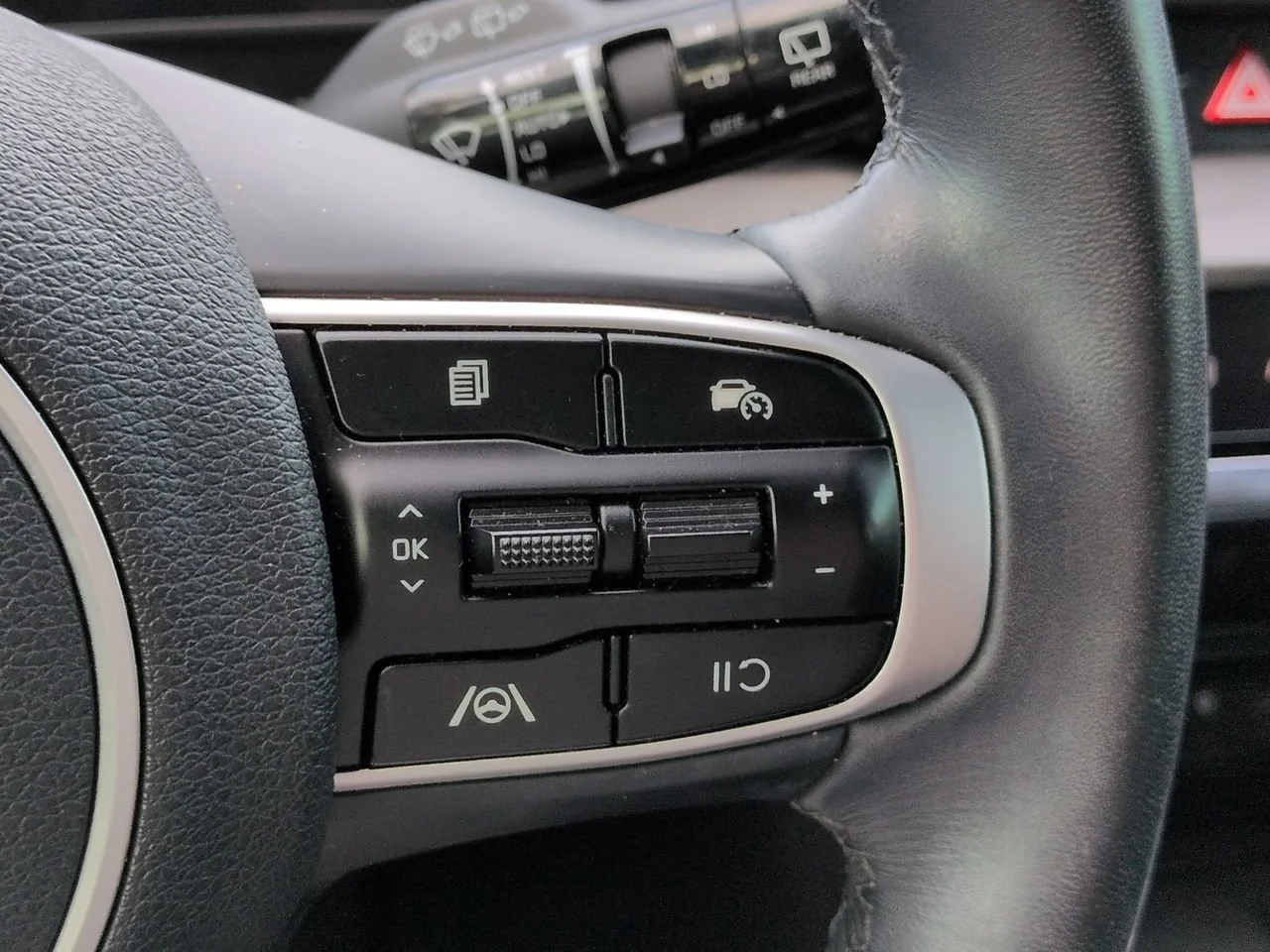 Used 2024 White Pearl Kia X-Line image 26
