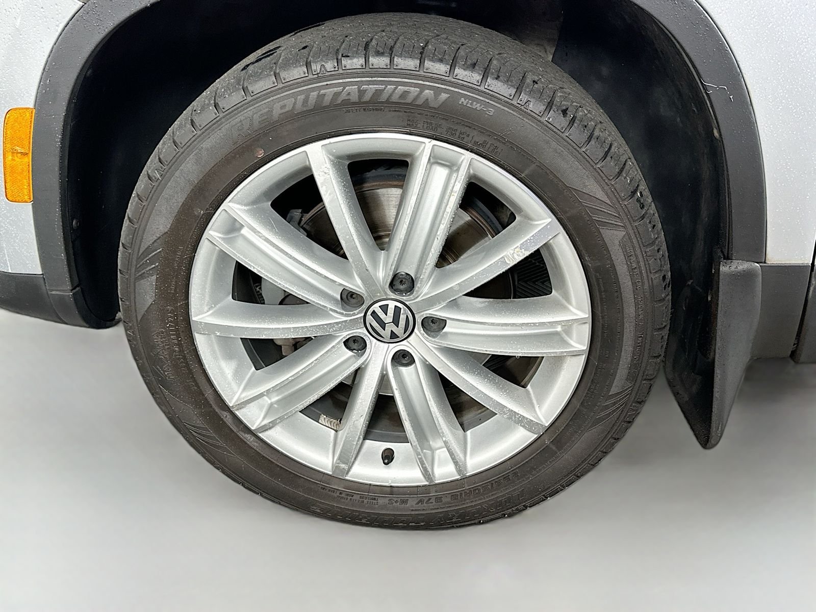 Used 2013 Reflex Silver Metallic Volkswagen SE image 30