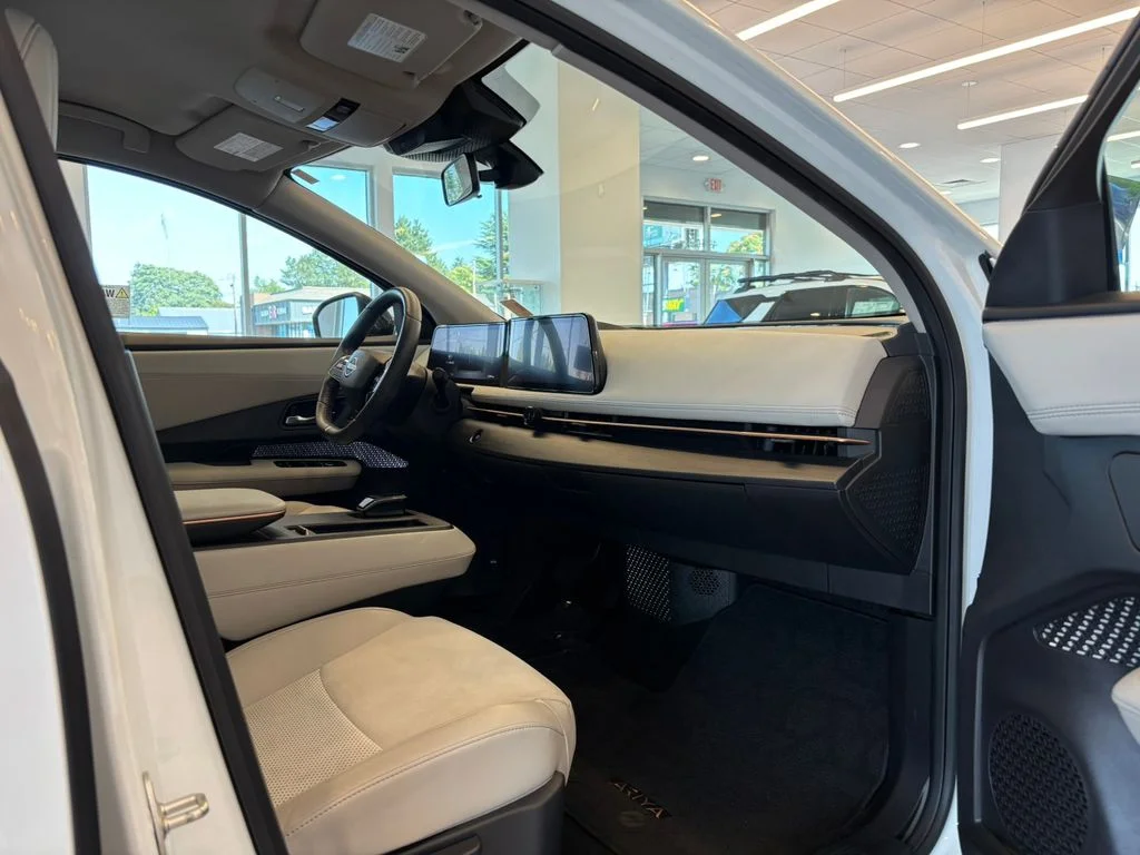 Certified Used 2024 White Nissan ENGAGE image 25