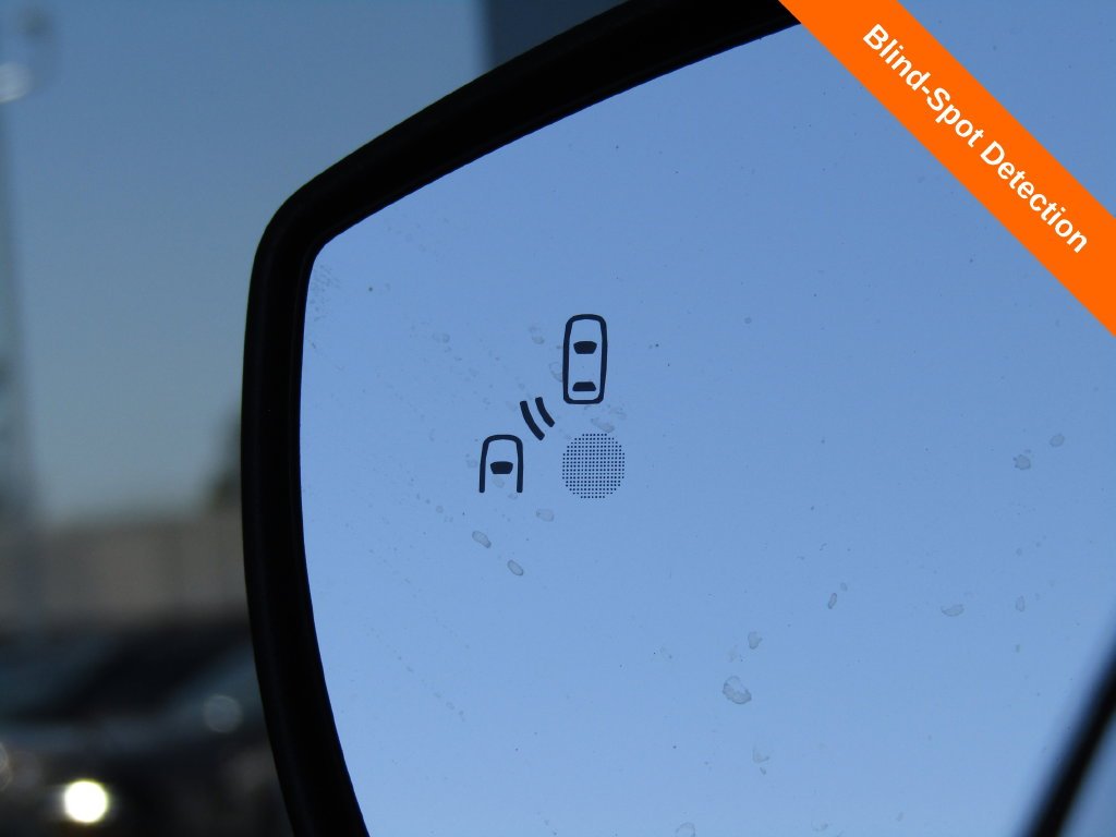 Used 2020  Ford Titanium image 8