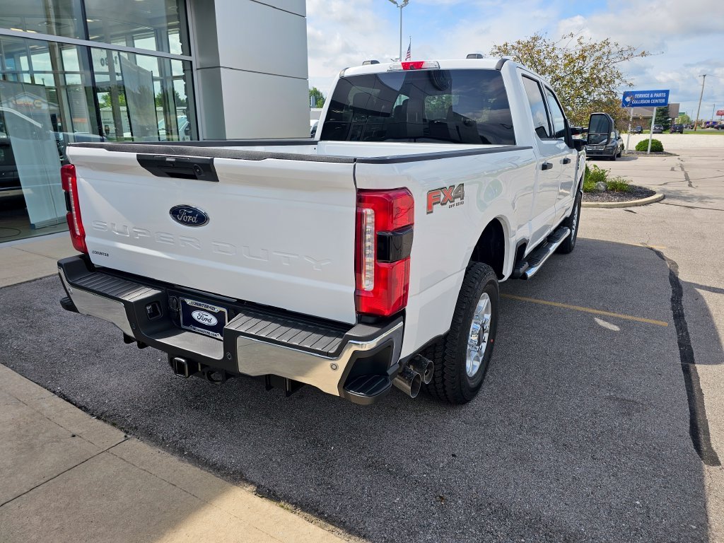New 2026 Oxford White Ford F-250® XLT image 29