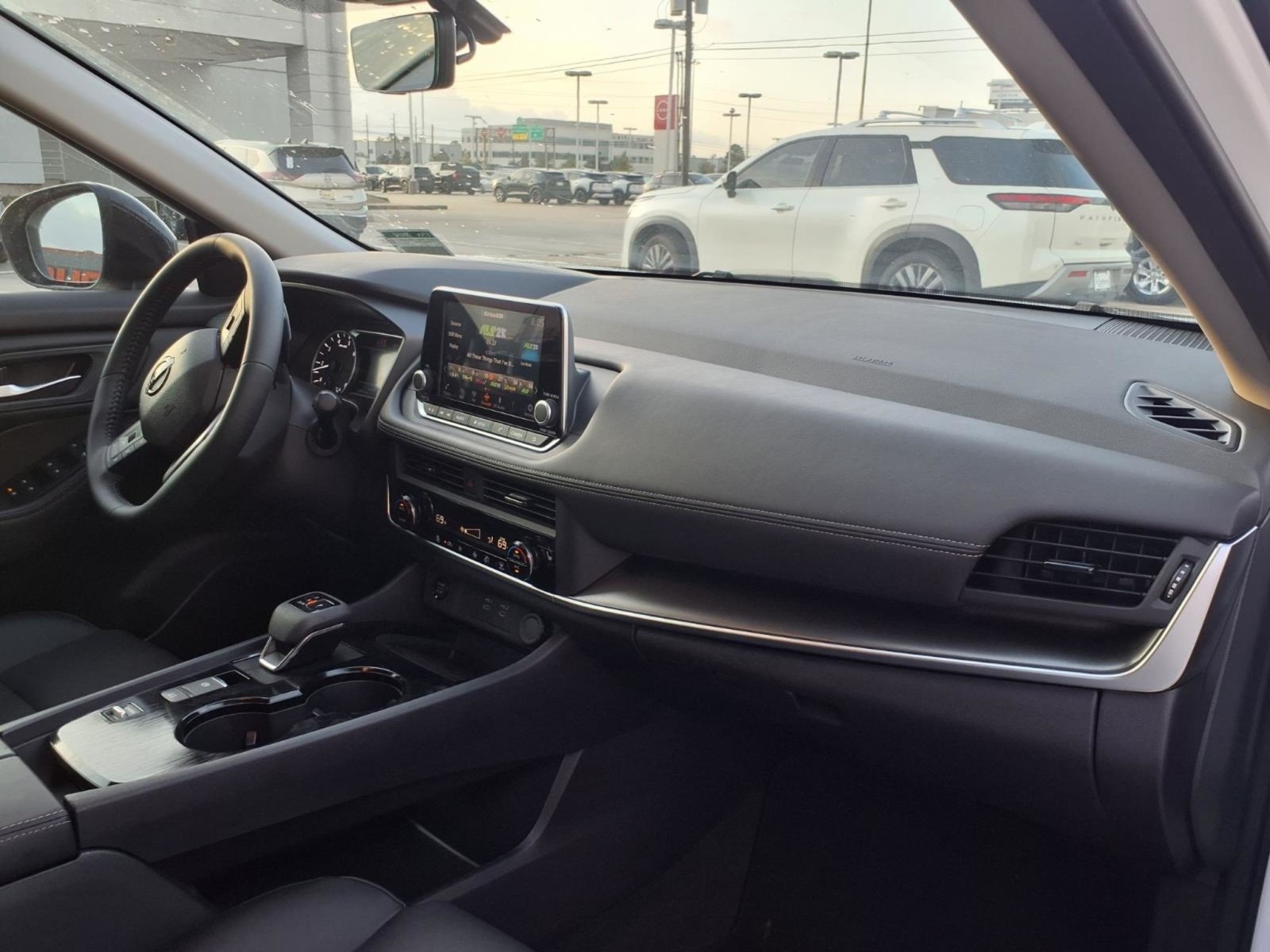 2026 Nissan Rogue photo 12 of 28
