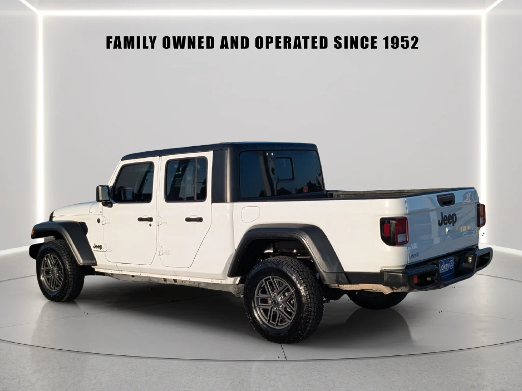 Used 2025 White Jeep Sport S image 4