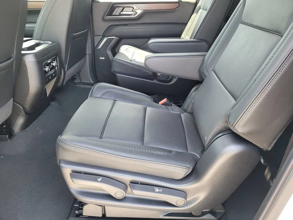 2026 GMC Yukon XL Denali - Photo 8