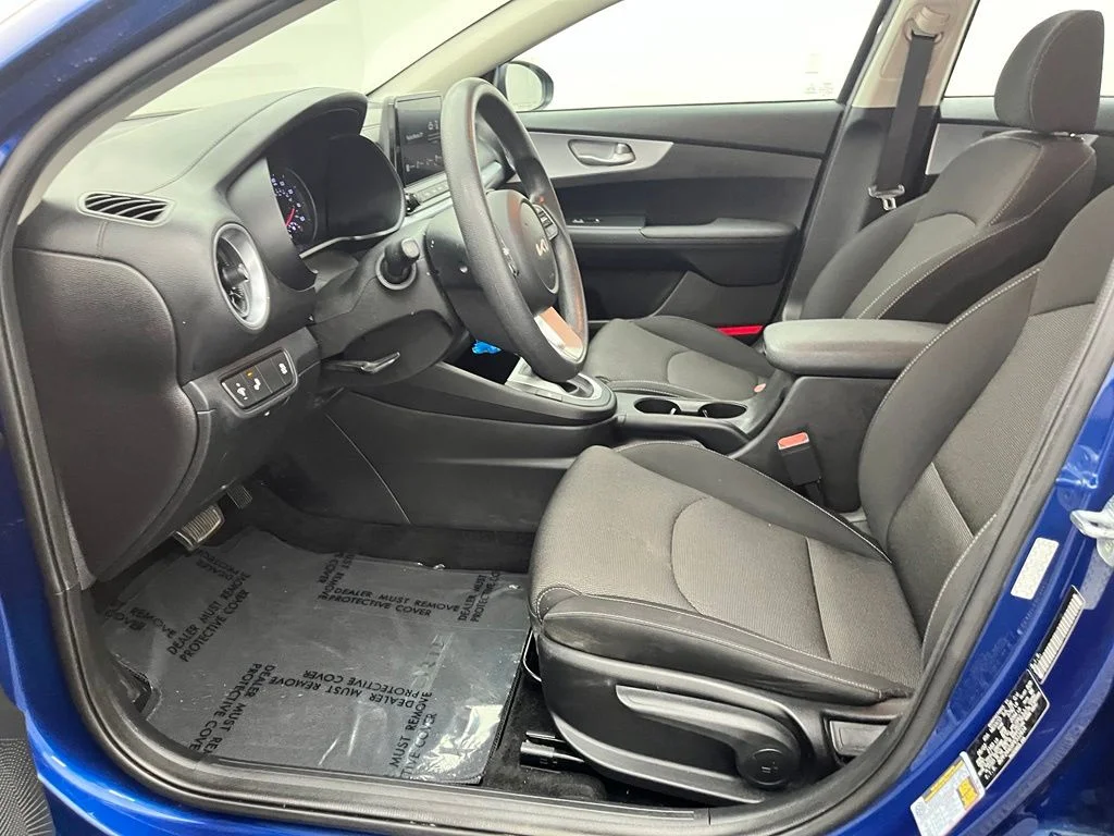Used 2023 Blue Kia LXS image 17
