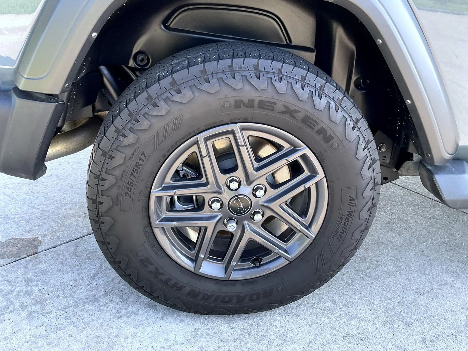 Used 2024 Gray Jeep Sport S image 18
