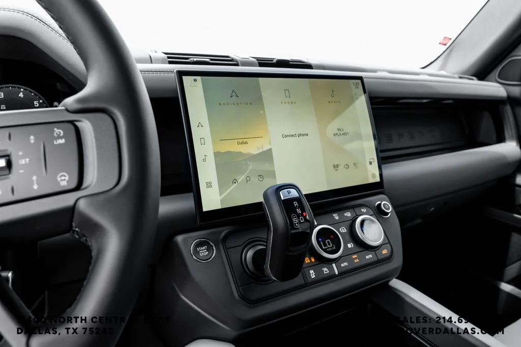 New 2026 Santorini Black Metallic Land Rover X-Dynamic SE image 26