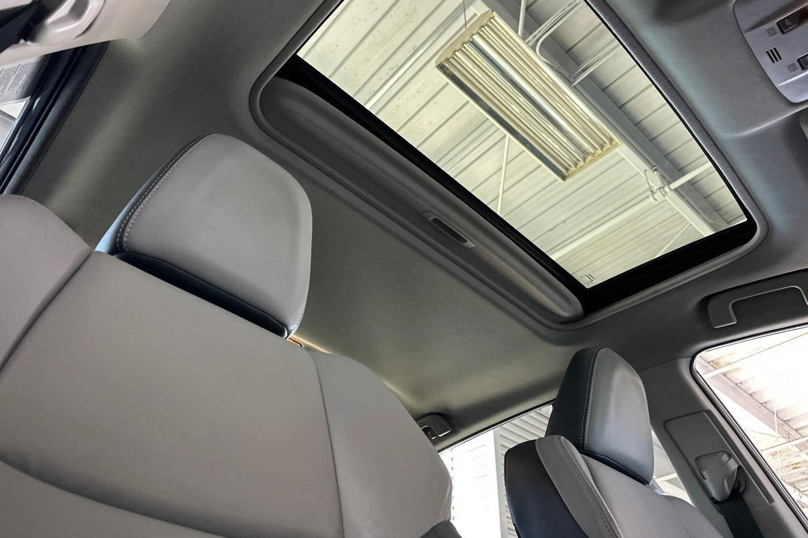 Used 2013 Shoreline Blue Pearl Toyota Limited image 16