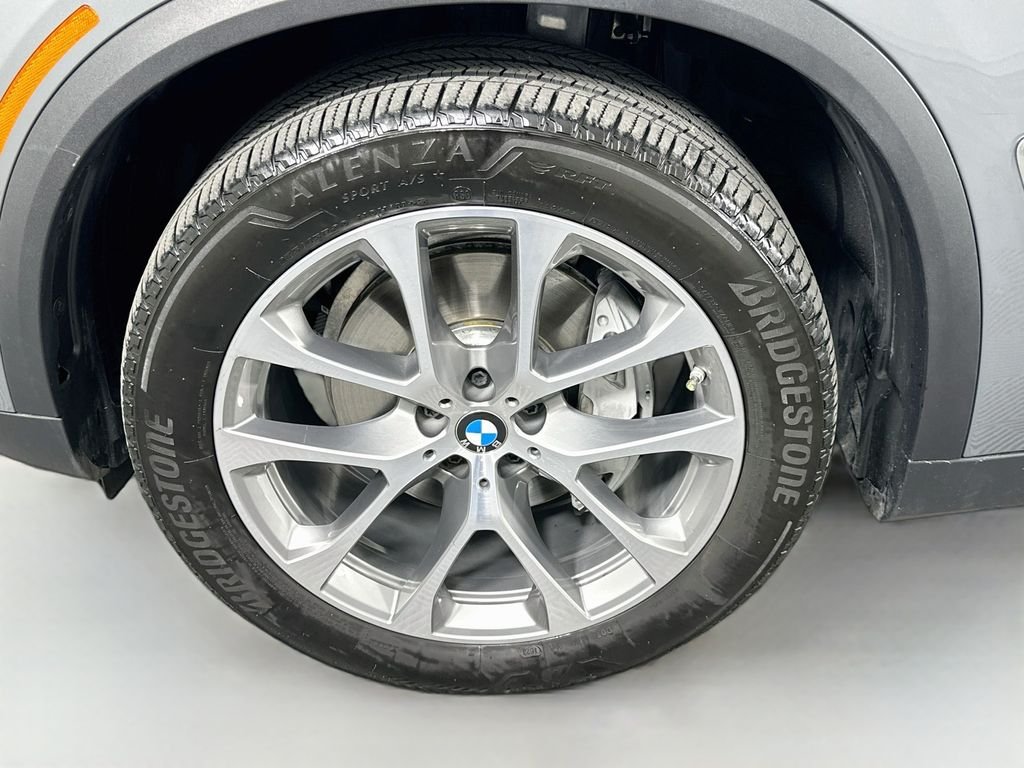 Certified Used 2024 Skyscraper Grey Metallic BMW xDrive40i image 32