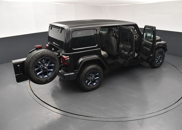 New 2026 Black Clear-Coat Exterior Paint Jeep 85th Anniversary Edition image 30