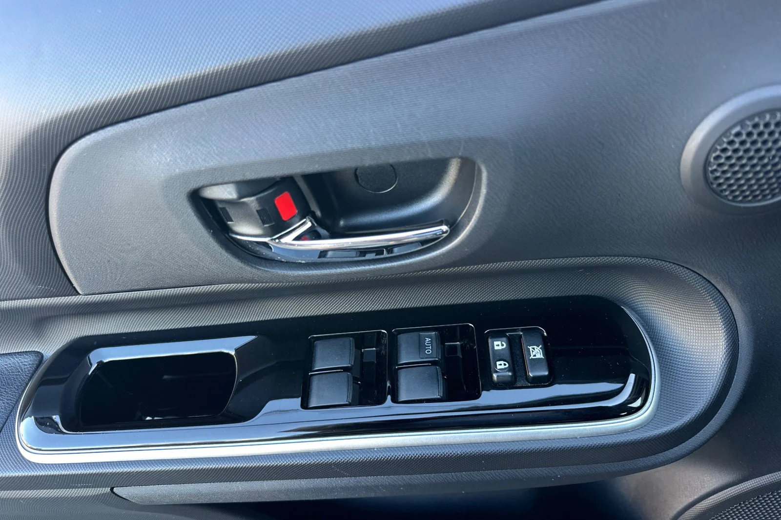 Used 2019 Gray Toyota LE image 18