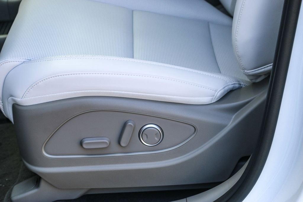 New 2026 White Hyundai SEL image 21
