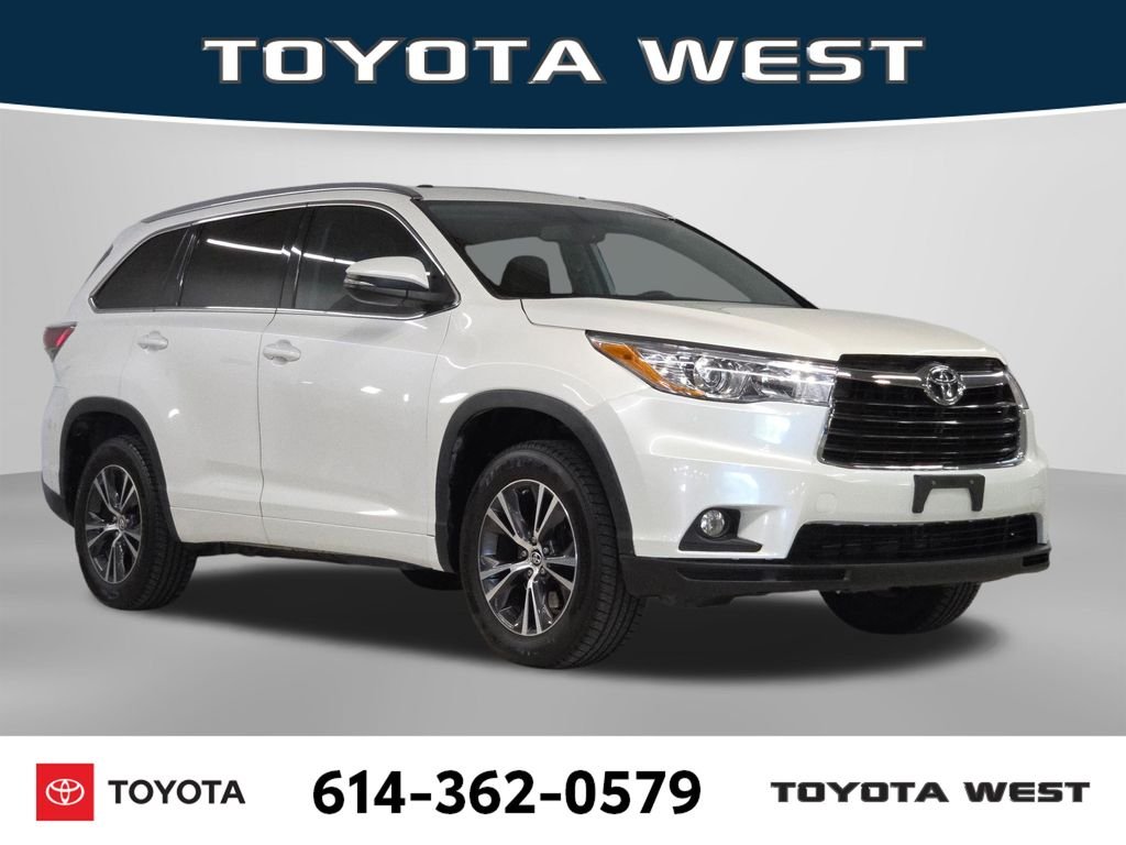 Used 2016 White Toyota XLE V6 image 4