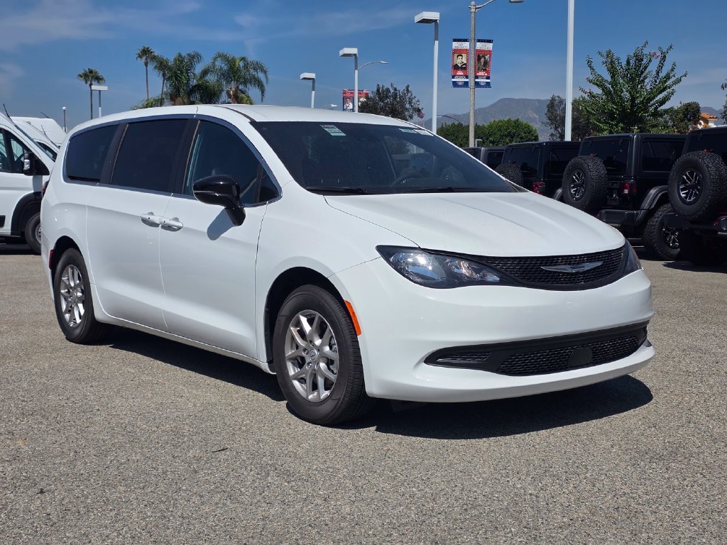 2026 Chrysler Voyager LX