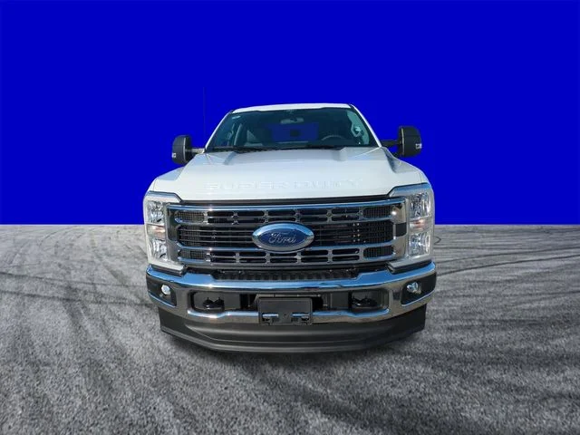 New 2026 Oxford White Ford F-350® XLT image 9