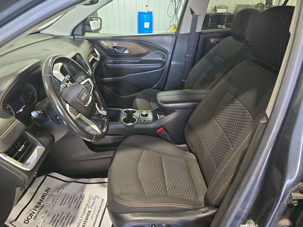 Used 2018 Gray GMC SLE image 9