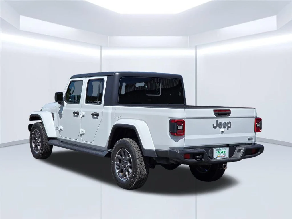 Certified Used 2020 White Jeep Overland image 18