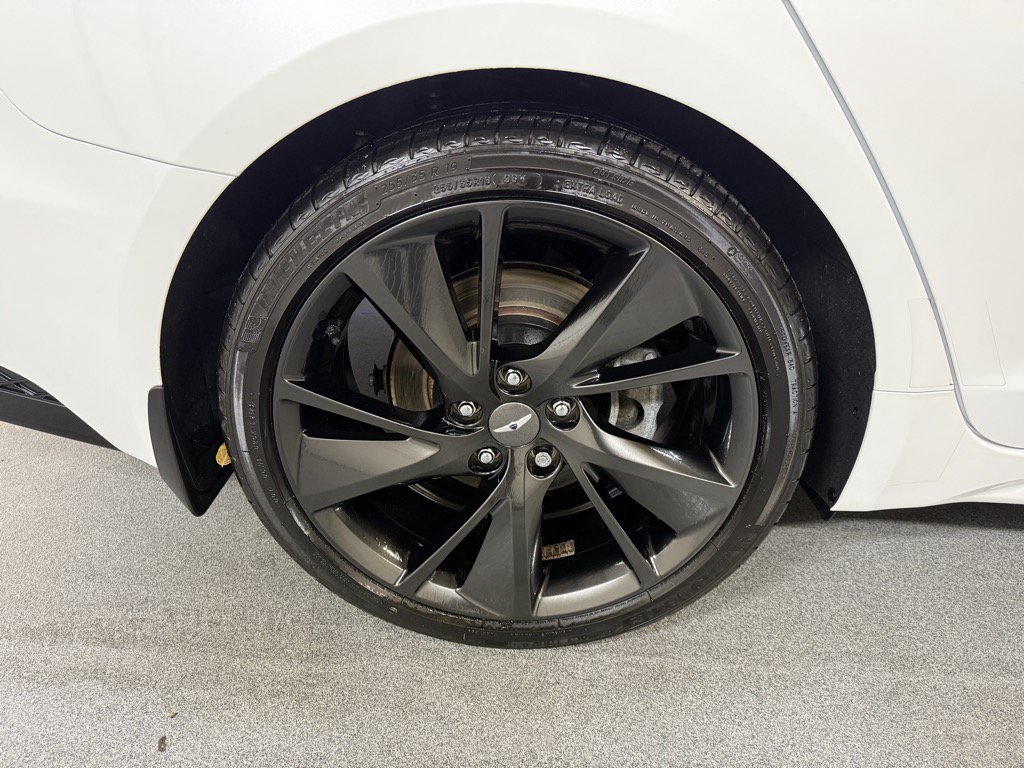 Used 2023 Uyuni White Genesis 2.0T image 16