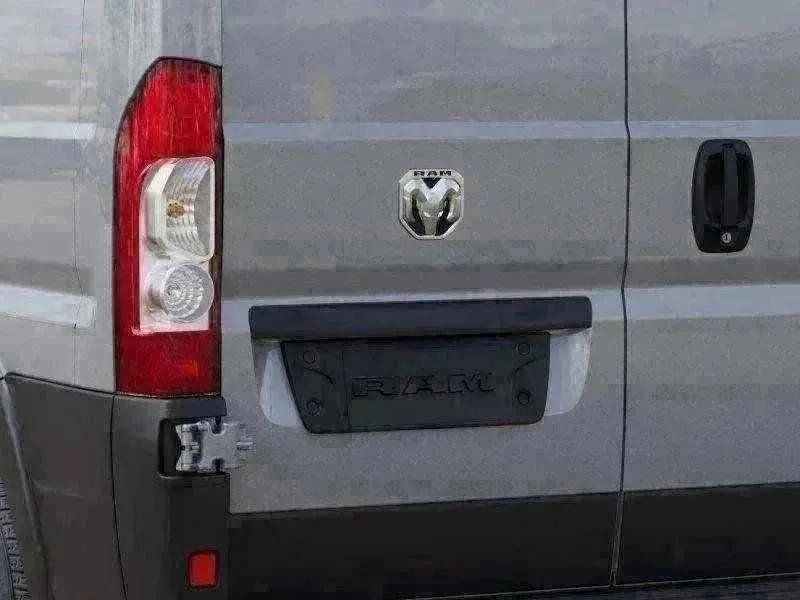 New 2026 Bright Silver Metallic Clear-Coat Exterior Paint RAM Low Roof image 10