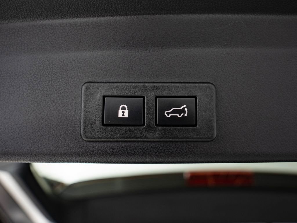Used 2024 Crystal White Pearl Subaru Onyx Edition image 24