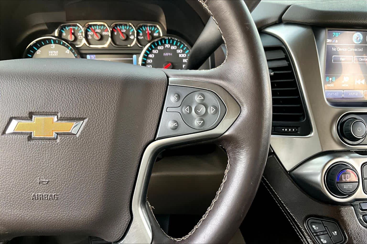 Used 2019 Iridescent Pearl Tricoat Chevrolet Premier image 25