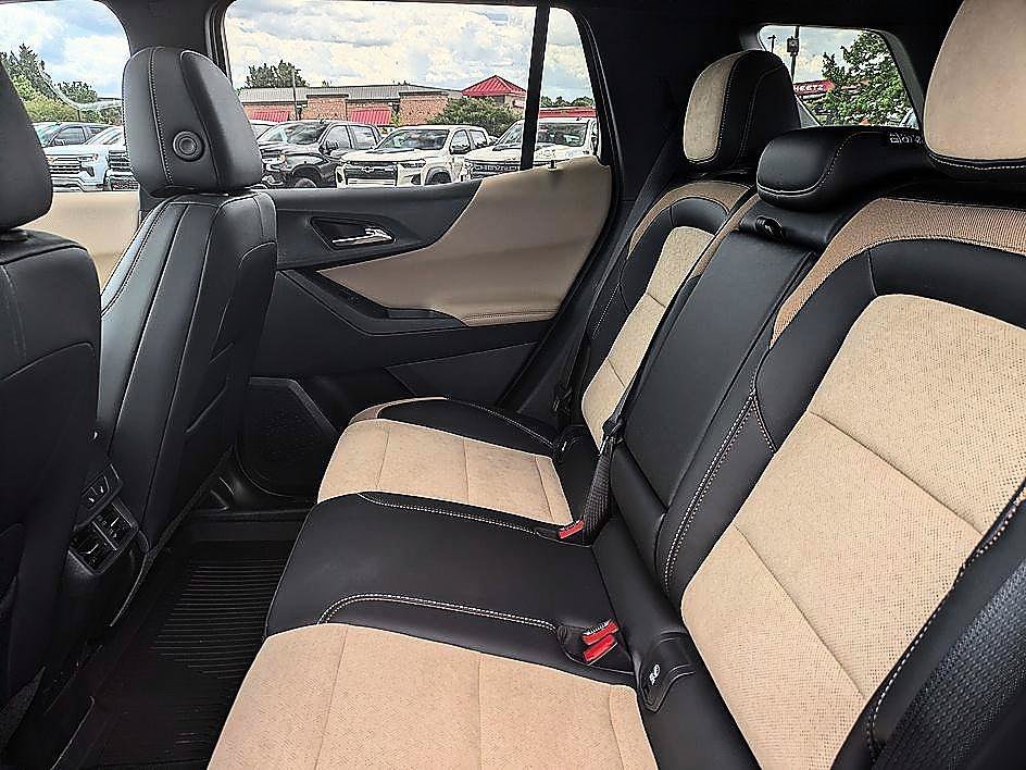 New 2026 Polar White Tricoat Chevrolet ACTIV image 26