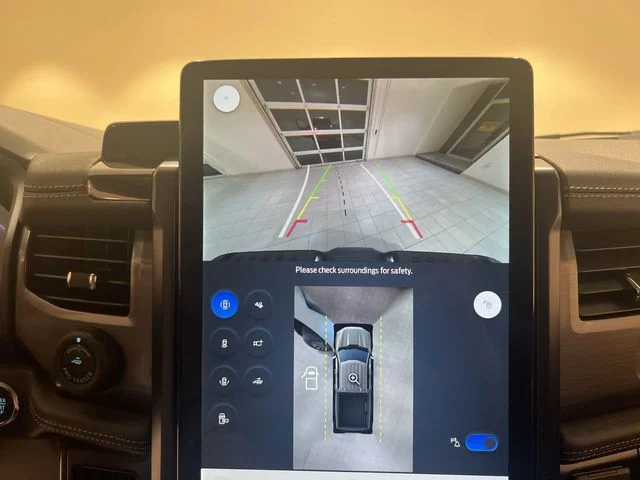2025 Ford F-150 Lightning Flash - Photo 14