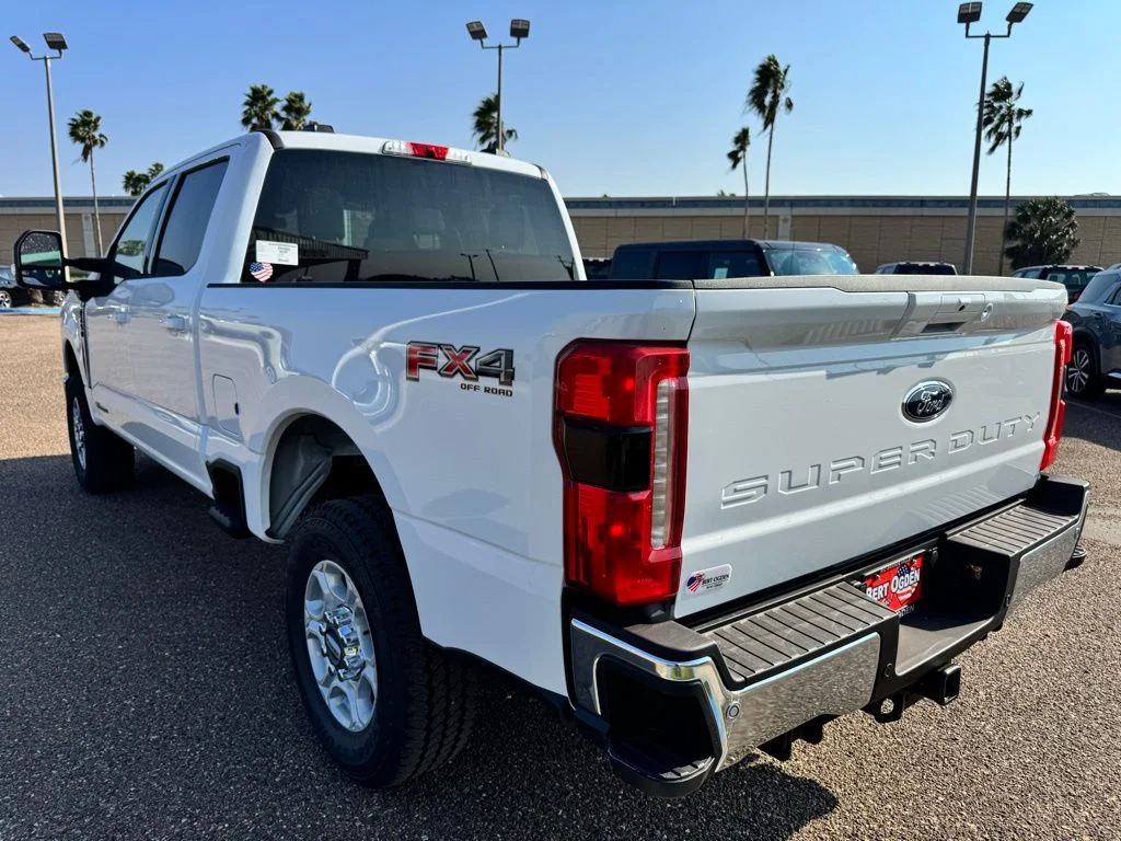 New 2026 Oxford White Ford F-250® XLT image 6