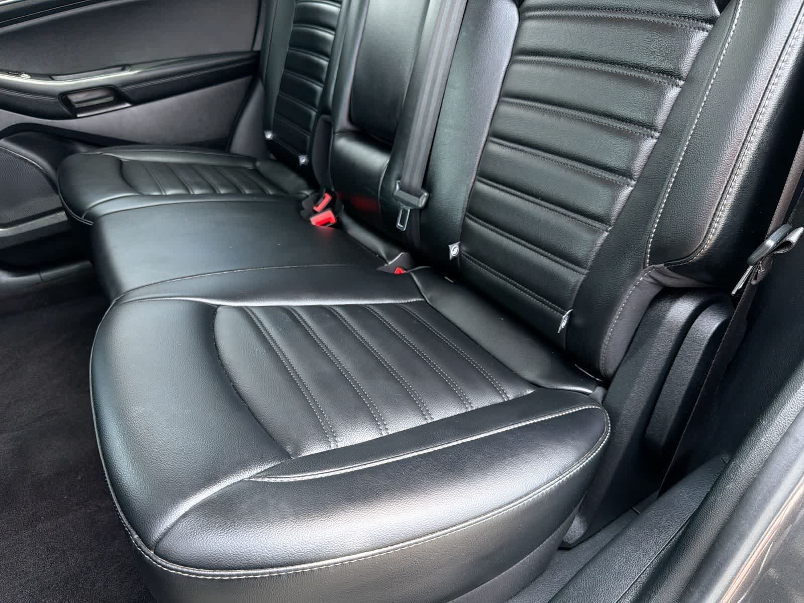 Used 2020 Magnetic Metallic Ford SEL image 21