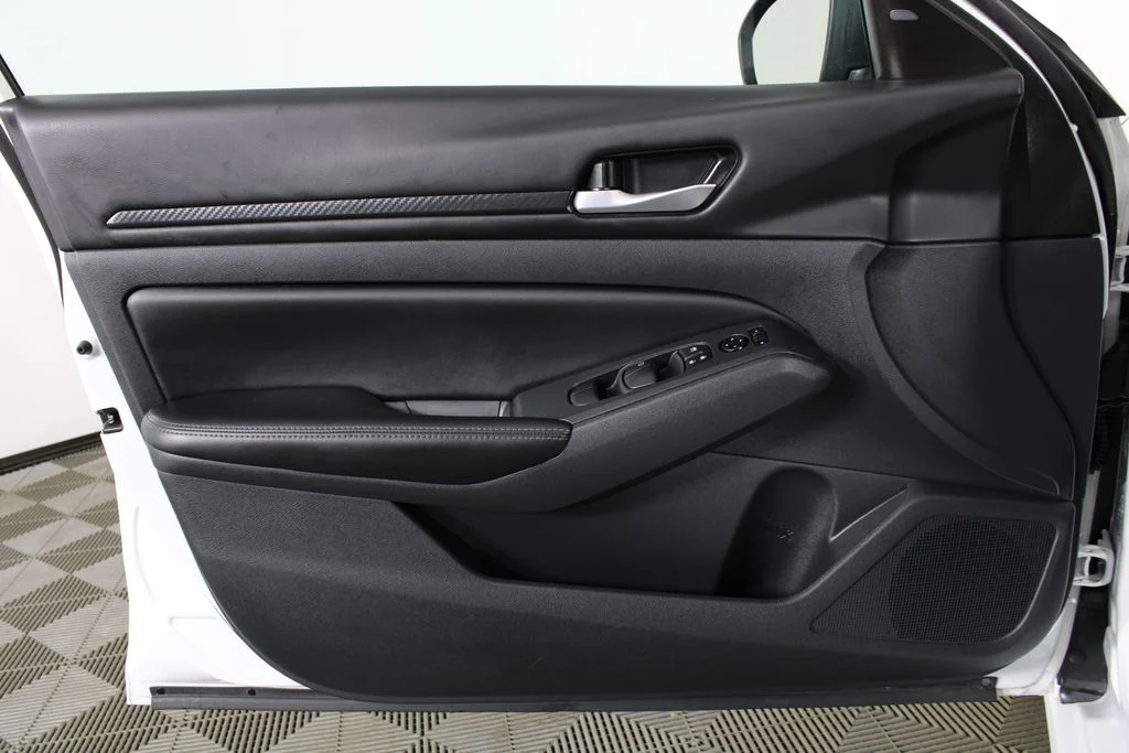 2025 Nissan Altima SV - Photo 10