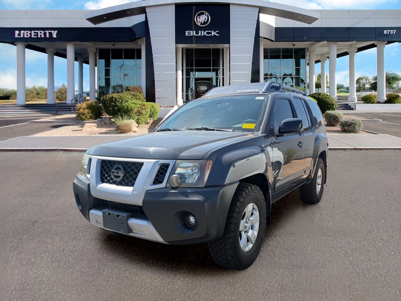 Used 2011 Night Armor Pearl/mica Nissan S image 5