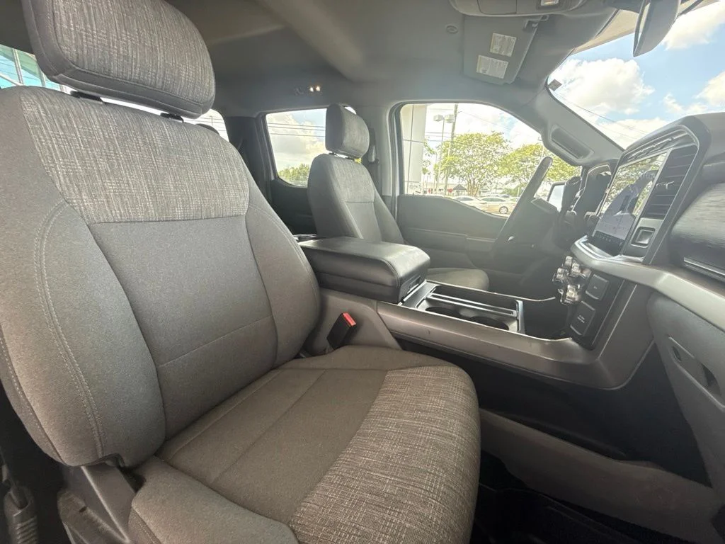 Used 2021 Oxford White Ford XLT image 35
