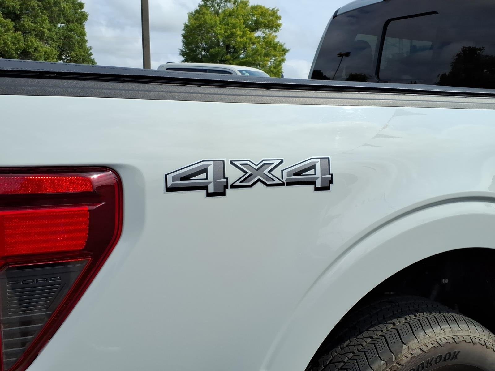 Used 2024 Avalanche Ford XLT image 7