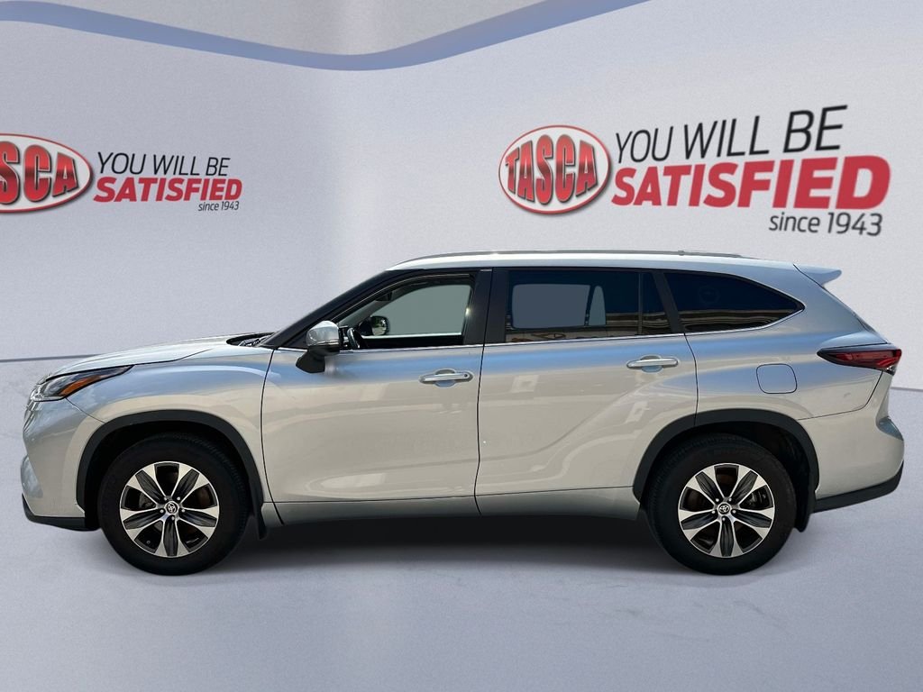 Used 2024 Silver Toyota XLE image 6