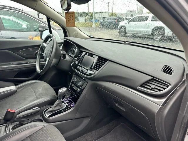 Used 2022 Silver Buick Preferred image 11