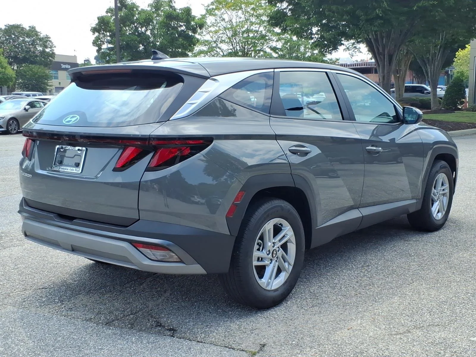 Used 2025 Hampton Gray Hyundai SE image 8