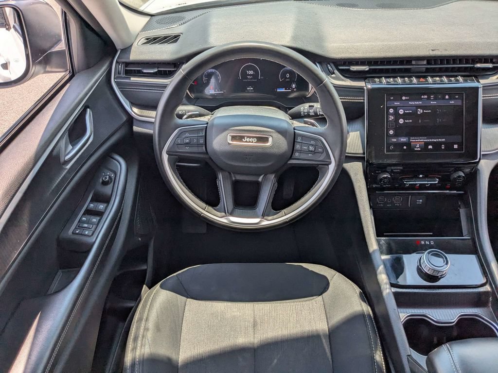 Used 2023 White Jeep Laredo image 16