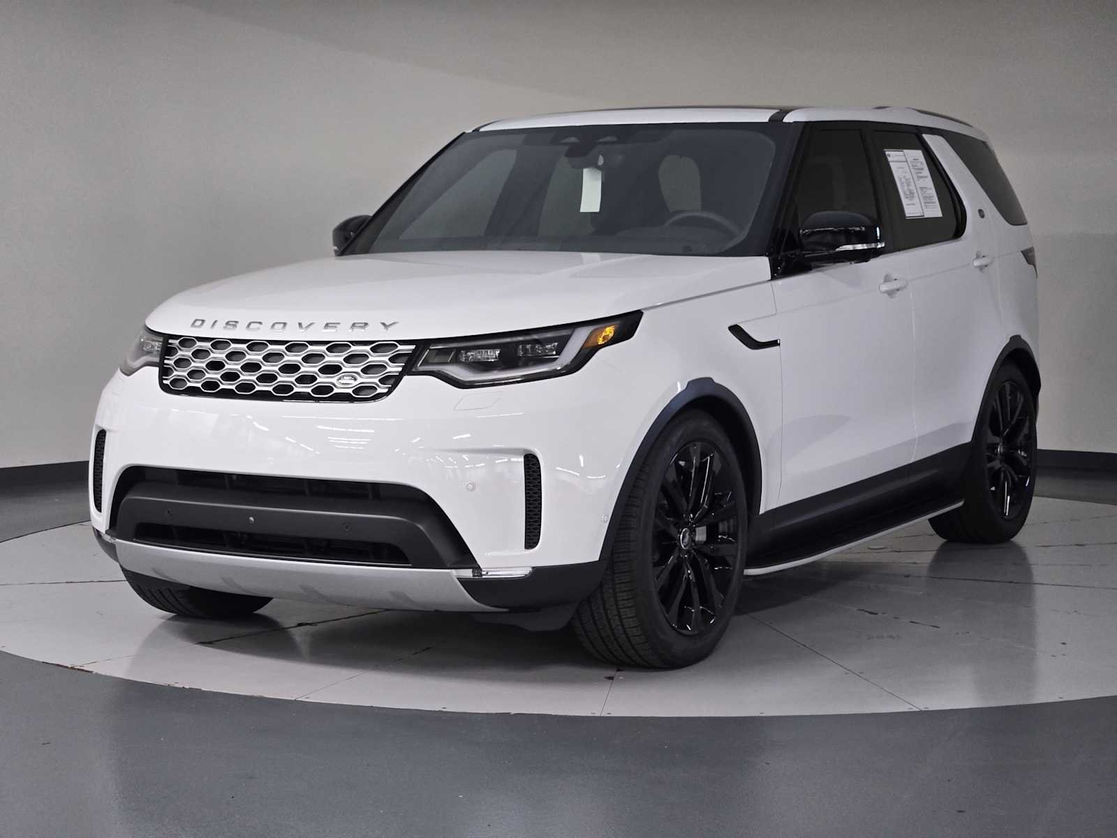 Certified Pre-Owned 2026 Land Rover Discovery S