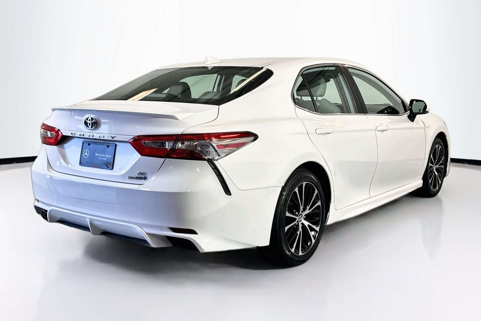 Used 2019 White Toyota Hybrid SE image 5