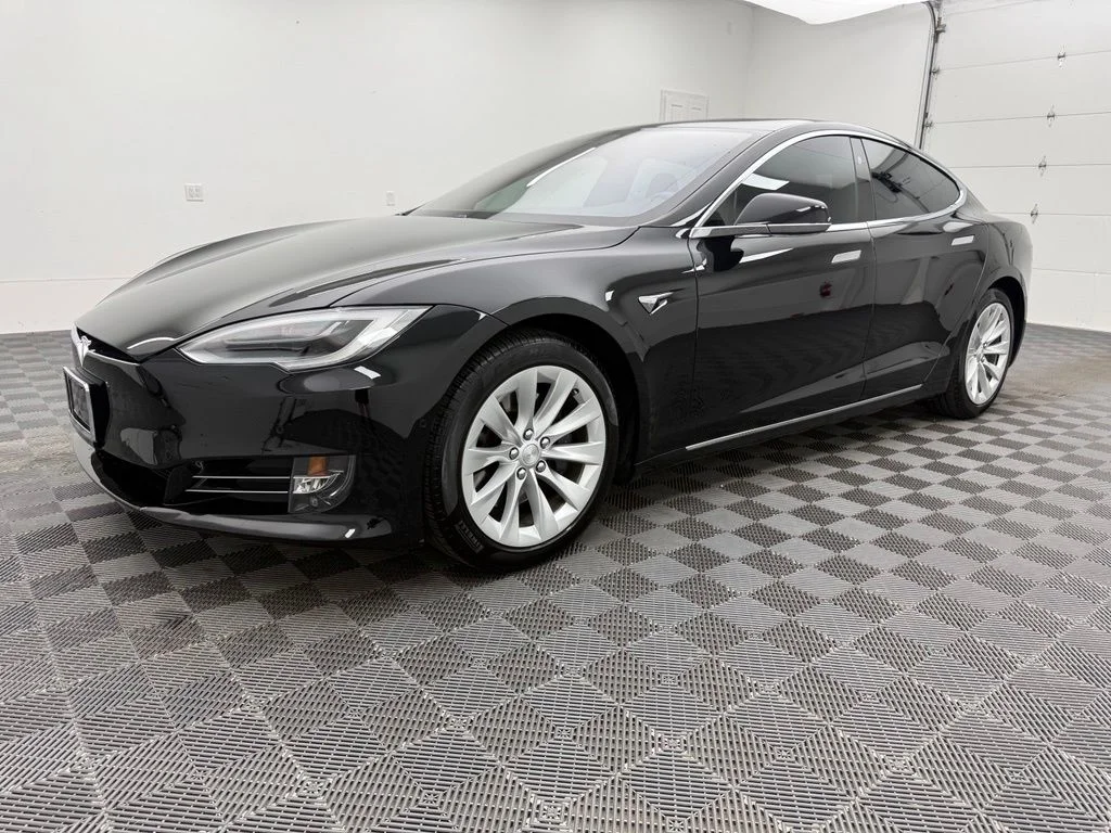 Used 2018 Black Tesla 75D image 14