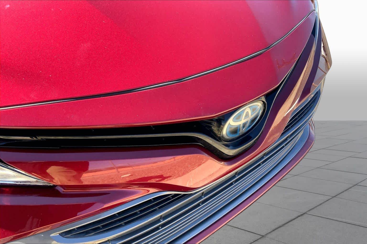 Used 2020 Ruby Flare Pearl Toyota Hybrid XLE image 27