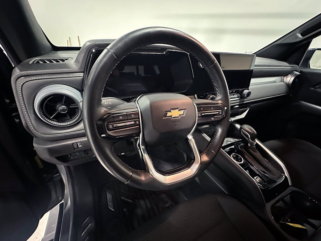Used 2025 Gray Chevrolet LT image 24