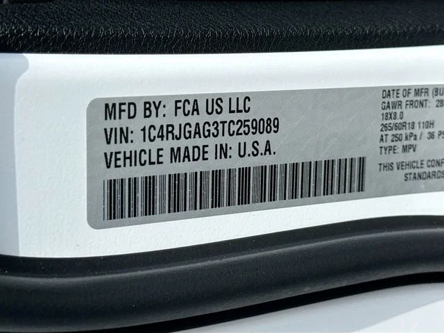 New 2026 Bright White Clear-Coat Exterior Paint Jeep Laredo image 20