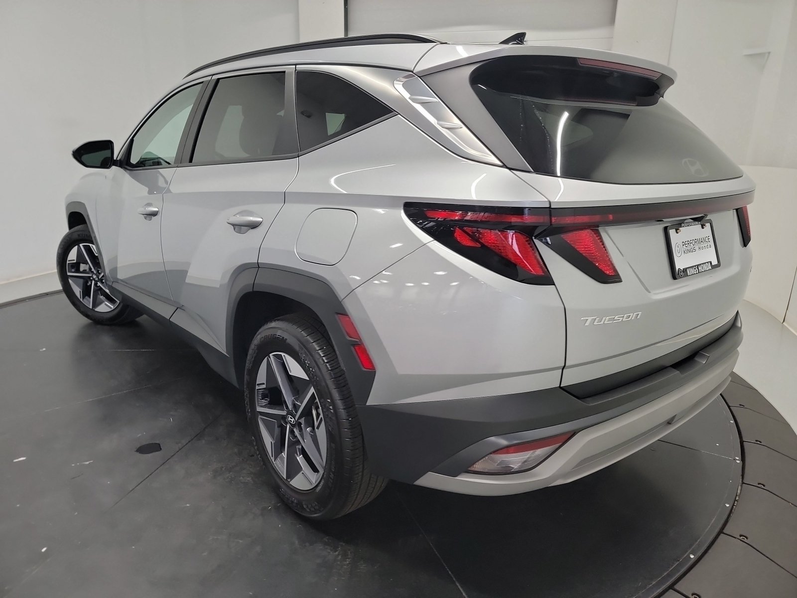 Used 2025 Shimmering Silver Hyundai SEL image 5