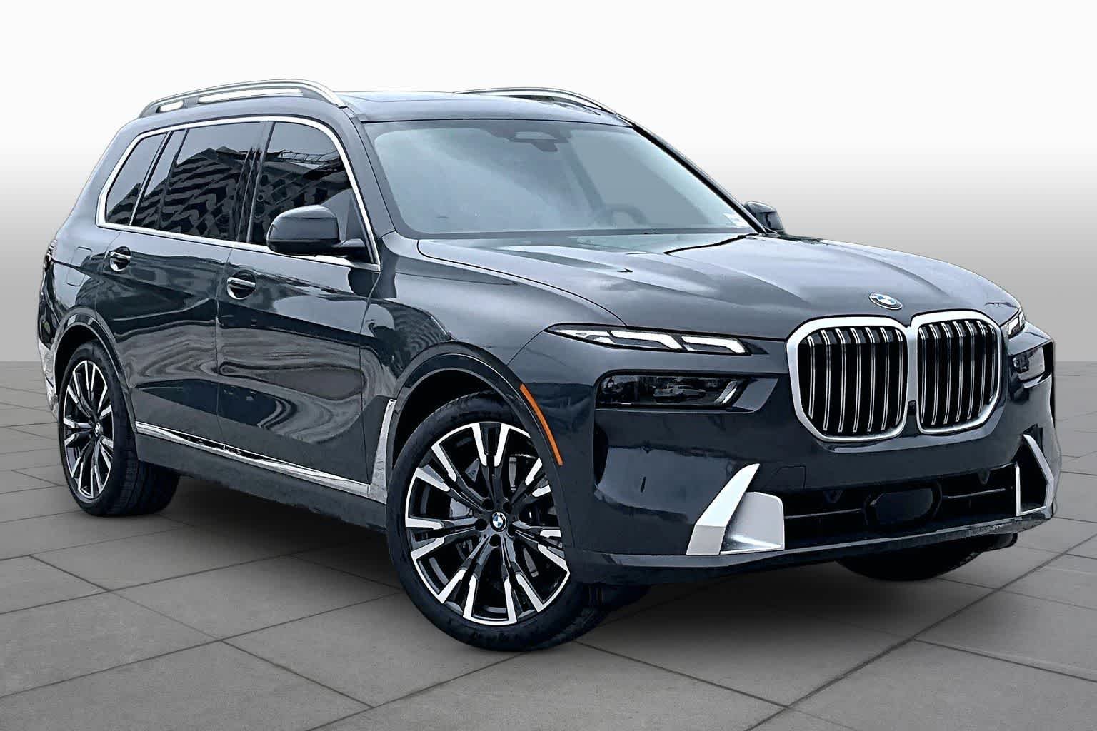 Used 2026 Dravit Grey Metallic BMW xDrive40i image 2