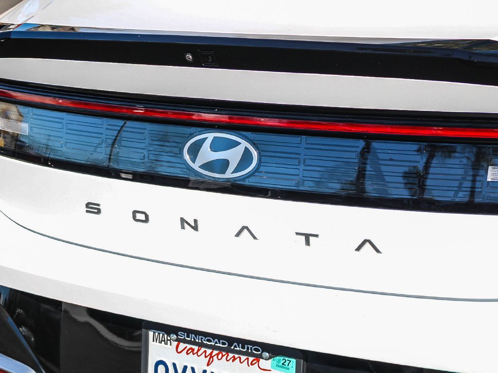 Used 2026 White Hyundai SEL Sport image 11
