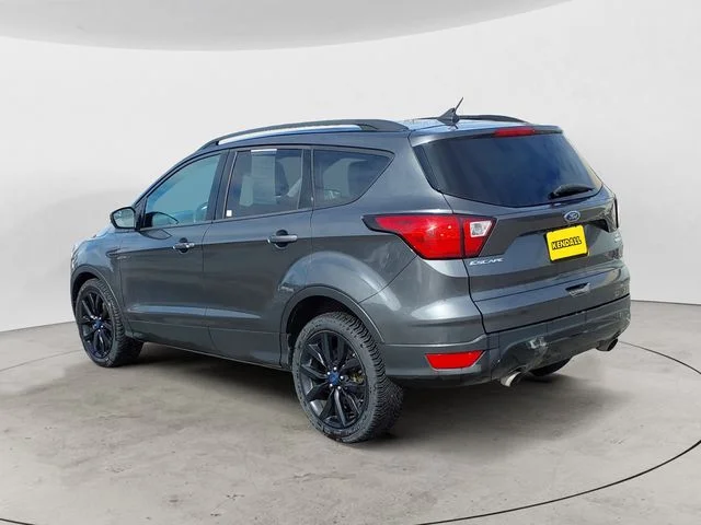 Used 2019 Magnetic Ford SE image 3
