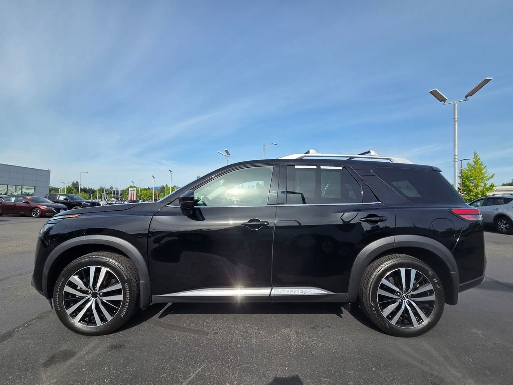 Used 2025 Black Nissan Platinum image 3