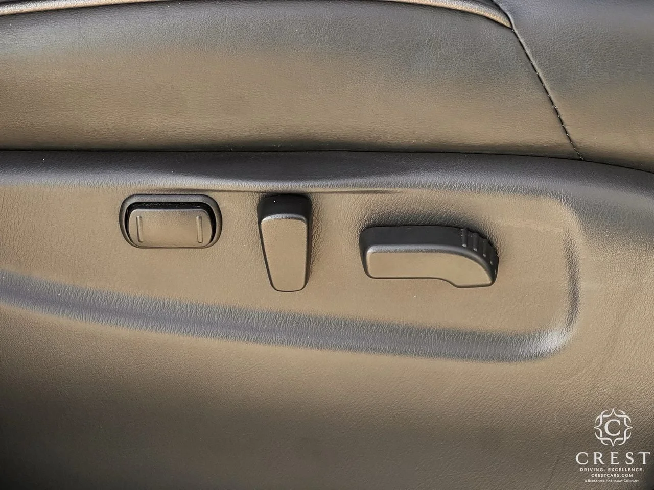 Used 2019 Hermosa Blue INFINITI LUXE image 25